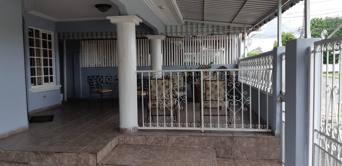 Se vende casa de 3 recamaras, don Bosco Panamá